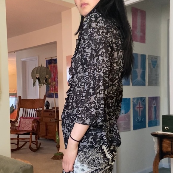 Vintage Y2K NY Collection Plisse Pleated Monochrome Floral Lace Blouse - Picture 4 of 9